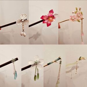 Elegant Floral HairPin Set